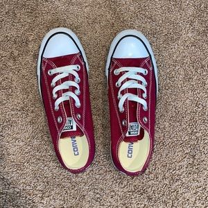 Maroon converse!
